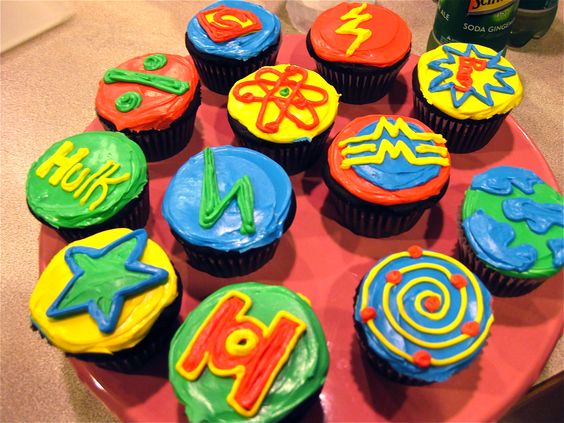Create Your Own Big Bang Theory Cupcakes!