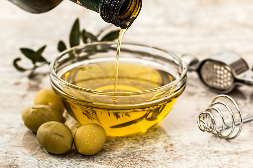 Types of Oil: The Top 10 Choices For Your Family’s Favorite Dishes