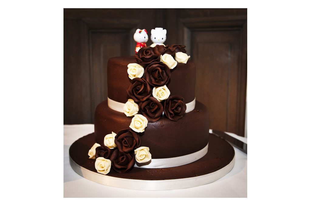 Popular flavor of cake, popular wedding cake flavors, yellow butter cake with chocolate ganache