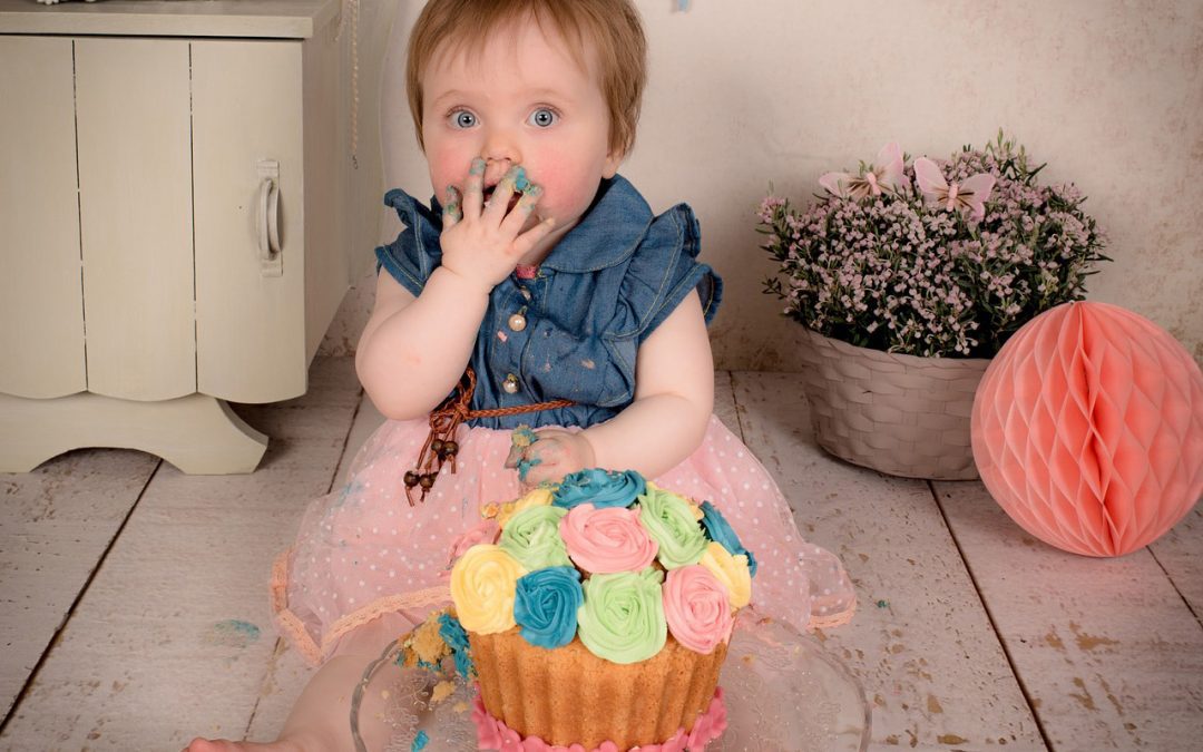 What Is a Smash Cake? Why You Need One for Your Baby’s Birthday